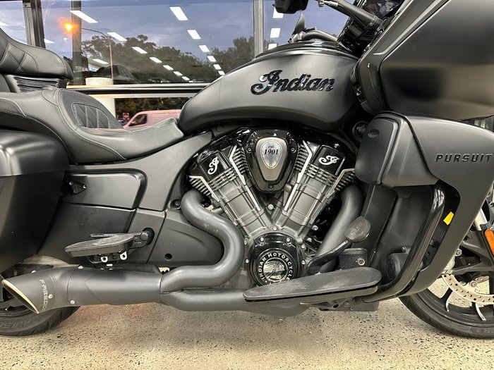 2023 INDIAN PURSUIT DARK HORSE PREMIUM BLACK
