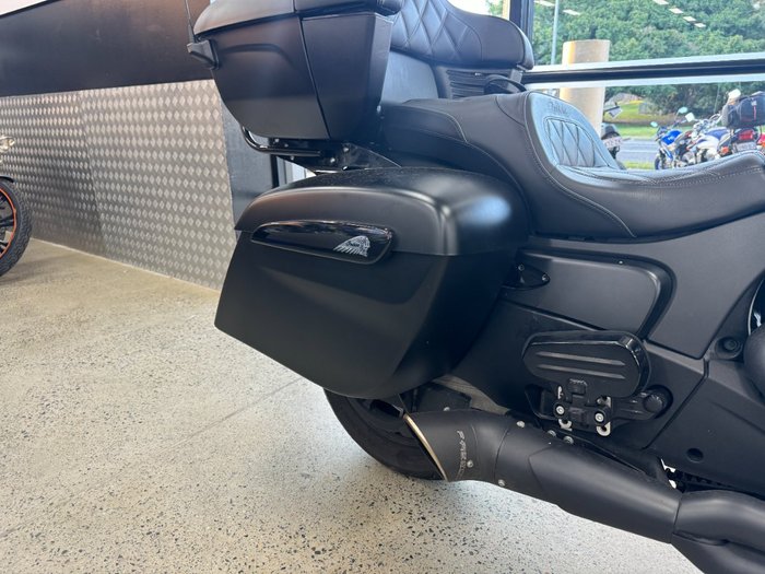 2023 INDIAN PURSUIT DARK HORSE PREMIUM BLACK