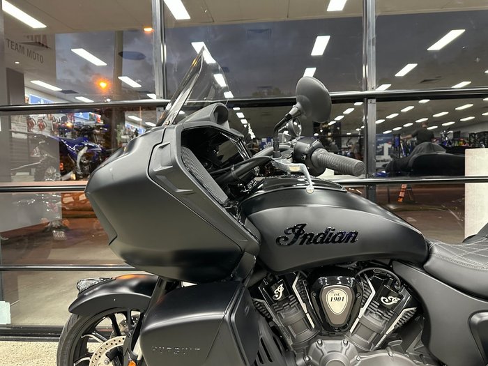 2023 INDIAN PURSUIT DARK HORSE PREMIUM BLACK