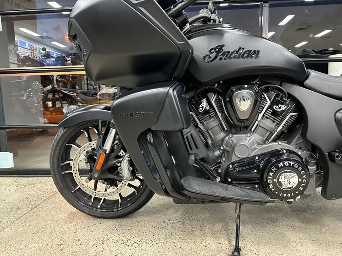 2023 INDIAN PURSUIT DARK HORSE PREMIUM BLACK