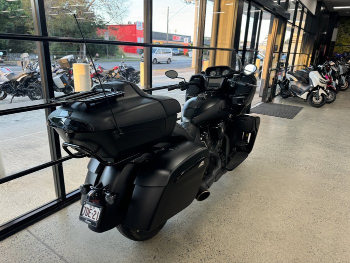 2023 INDIAN PURSUIT DARK HORSE PREMIUM BLACK