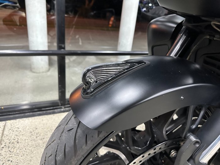 2023 INDIAN PURSUIT DARK HORSE PREMIUM BLACK