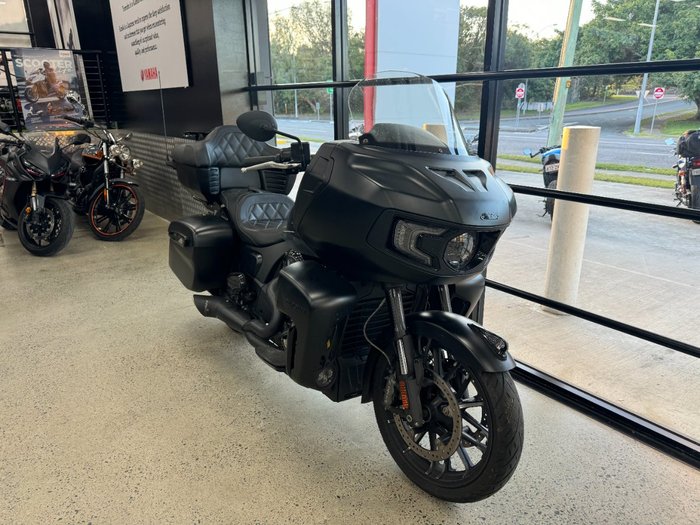 2023 INDIAN PURSUIT DARK HORSE PREMIUM BLACK