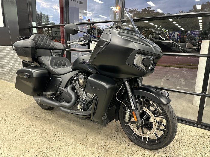 2023 INDIAN PURSUIT DARK HORSE PREMIUM BLACK