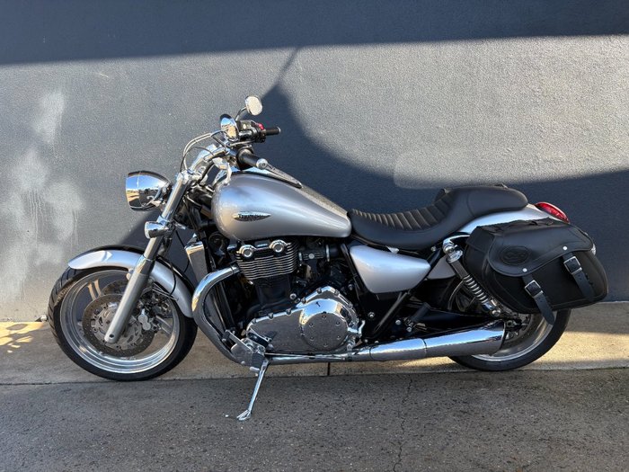 2009 Triumph THUNDERBIRD SILVER