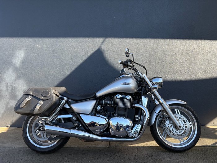 2009 Triumph THUNDERBIRD SILVER