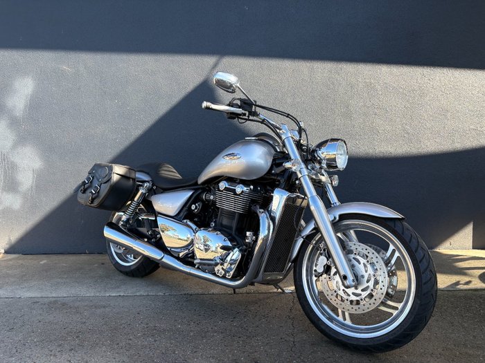 2009 Triumph THUNDERBIRD SILVER