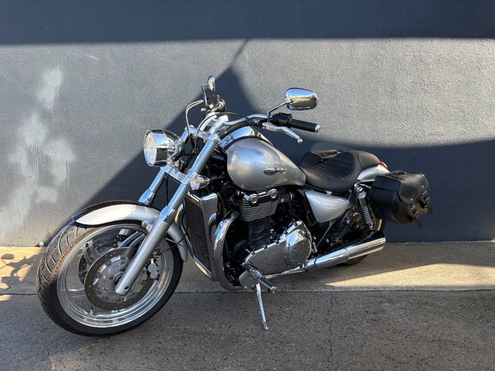 2009 Triumph THUNDERBIRD SILVER