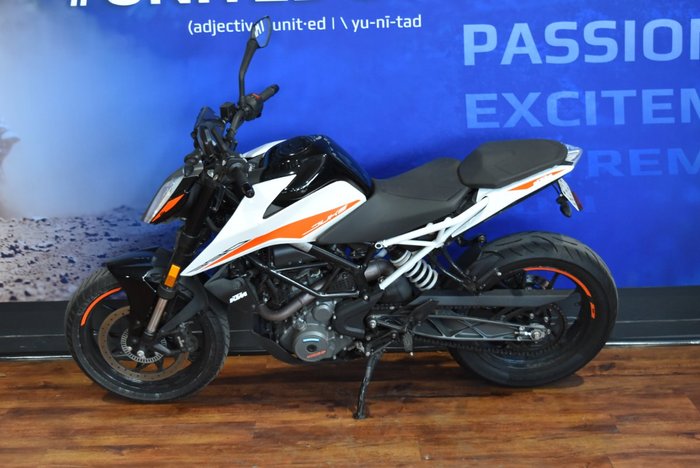 2022 Ktm 390 DUKE White