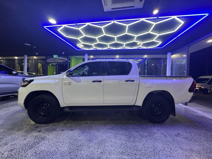 2022 Toyota Hilux SR