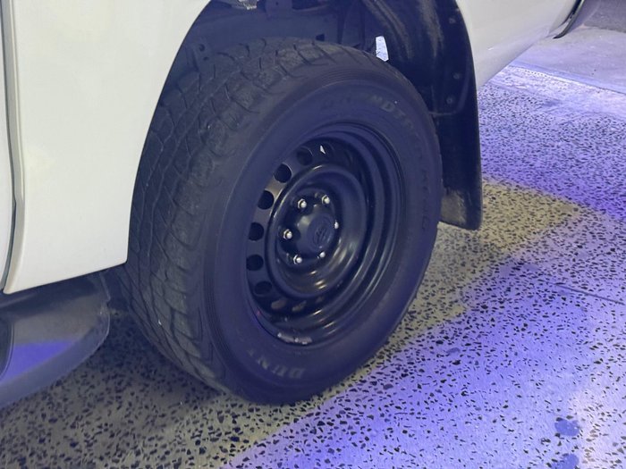 2022 Toyota Hilux SR