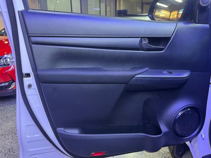 2022 Toyota Hilux SR