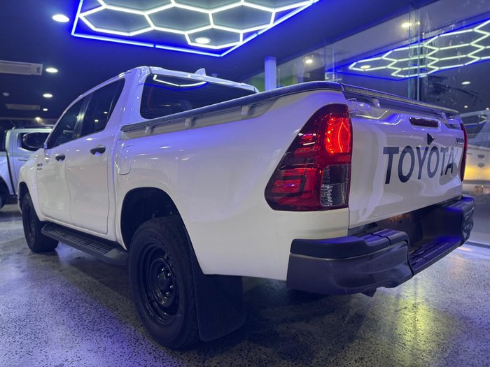 2022 Toyota Hilux SR