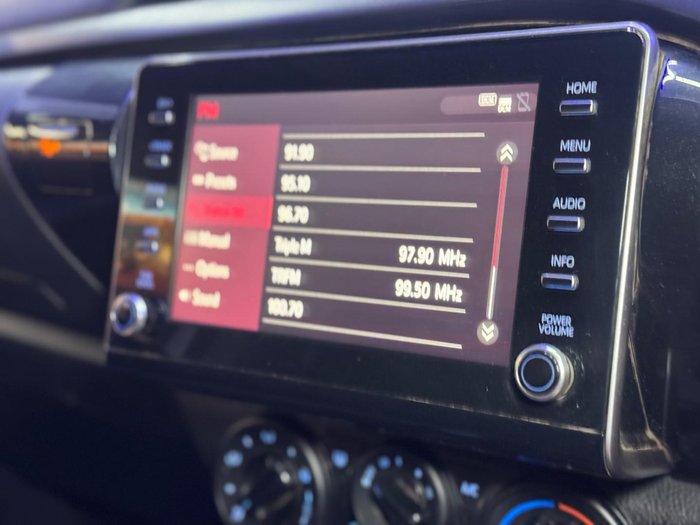 2022 Toyota Hilux SR