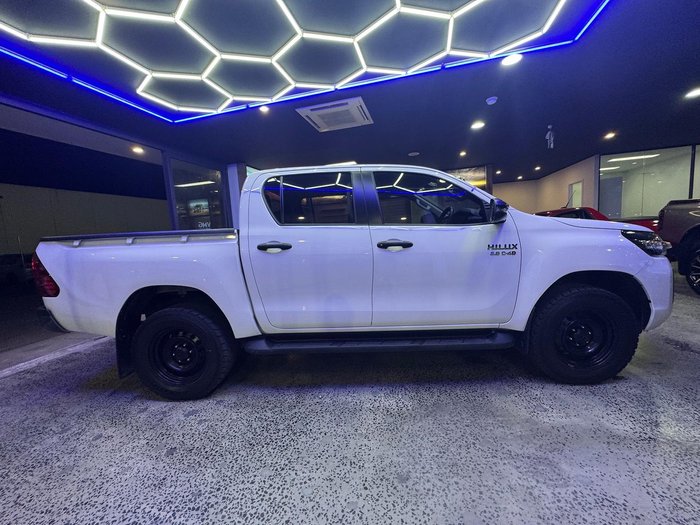 2022 Toyota Hilux SR