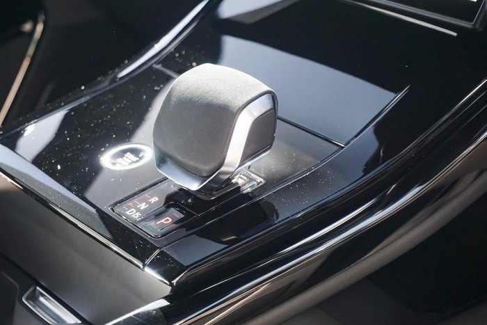 2024 Land Rover Range Rover Sport D250 SE