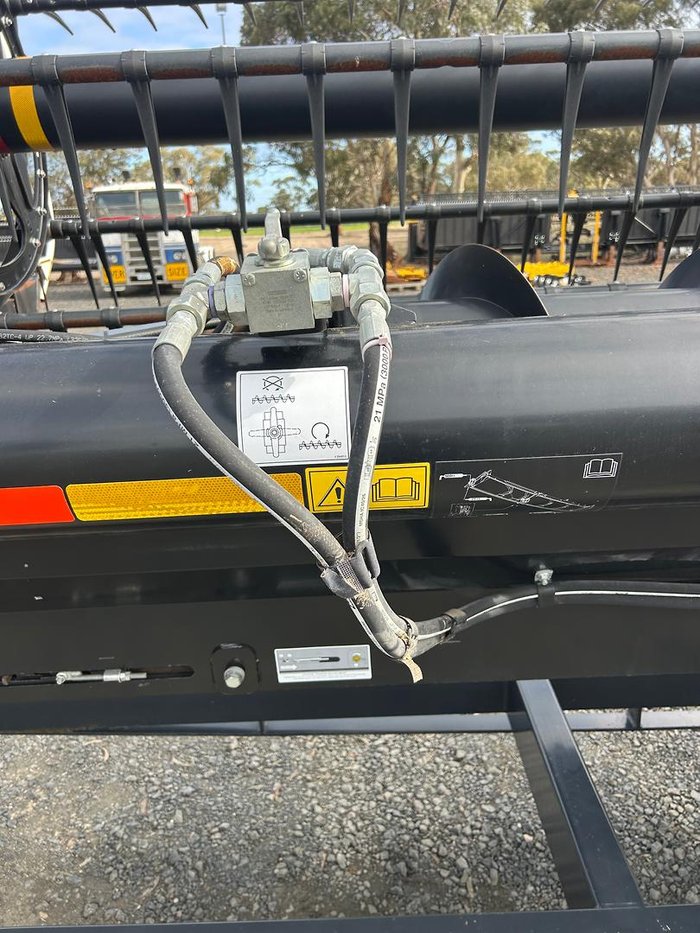 2019 MacDon D145
