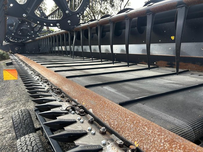 2019 MacDon D145