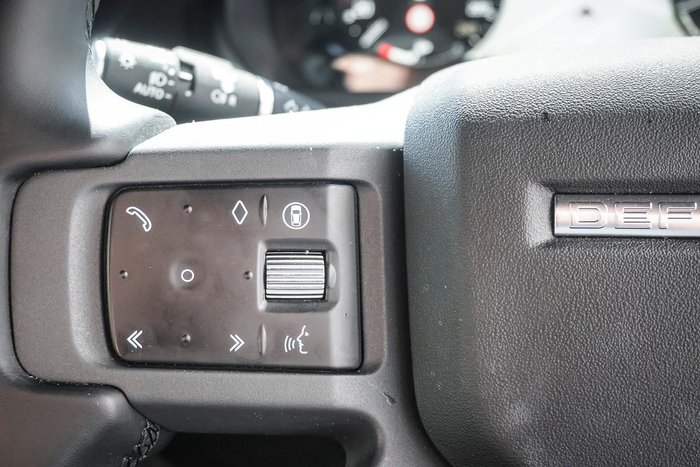 2024 Land Rover Defender 110 P400 X-Dynamic HSE