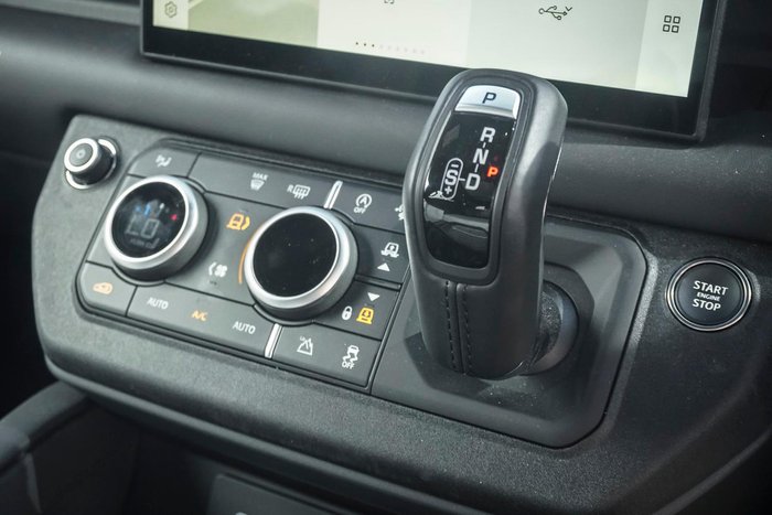 2024 Land Rover Defender 110 P400 X-Dynamic HSE