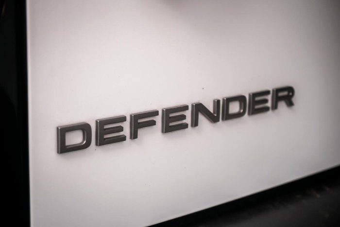 2024 Land Rover Defender 110 P400 X-Dynamic HSE