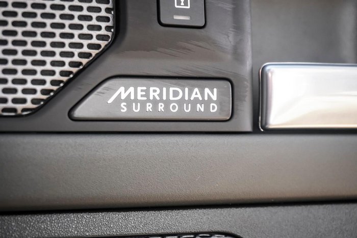 2024 Land Rover Defender 110 P400 X-Dynamic HSE