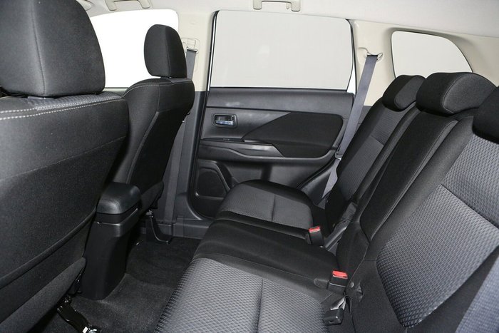2016 Mitsubishi Outlander LS