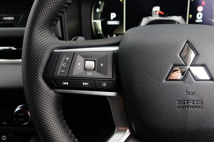 2025 Mitsubishi Outlander LS ZM MY25 AWD White