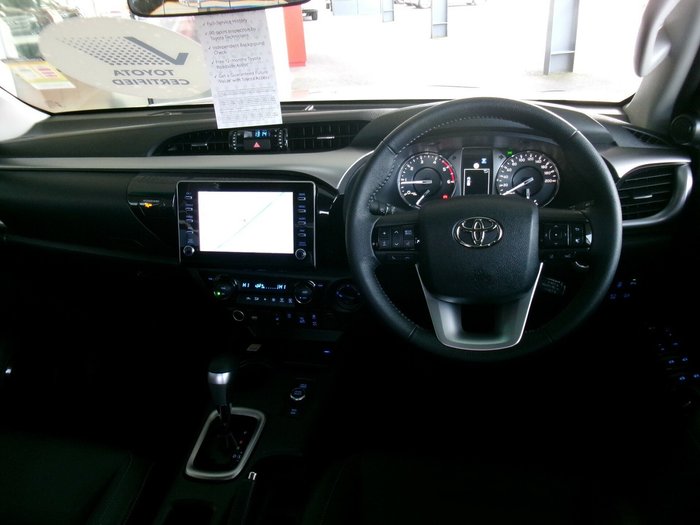 2025 Toyota Hilux SR5 48V