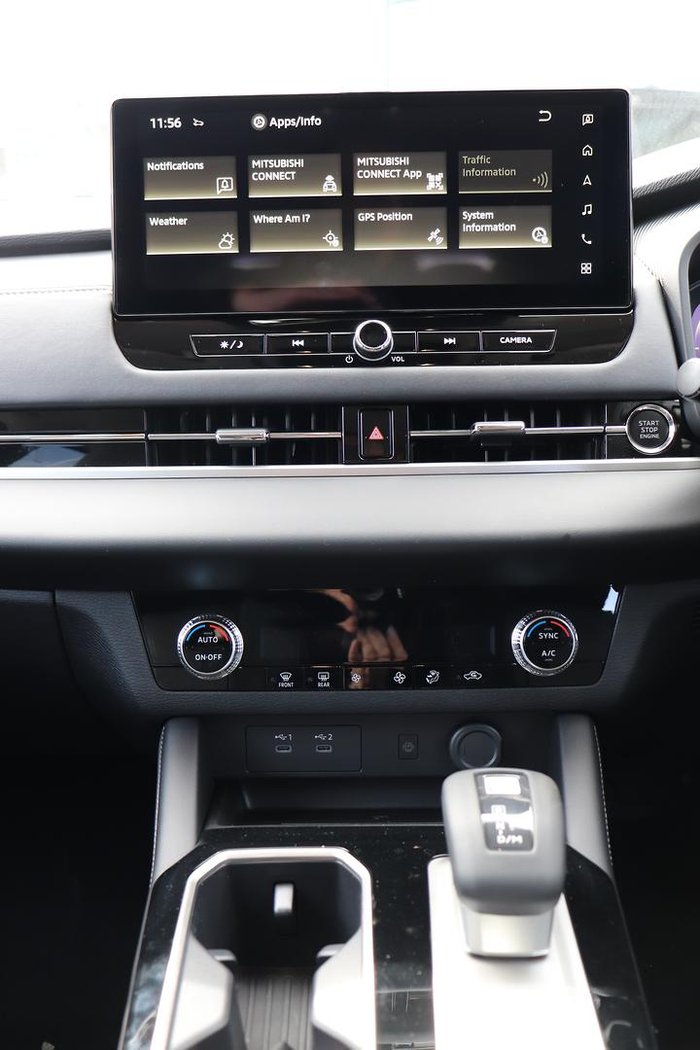 2025 Mitsubishi Outlander LS