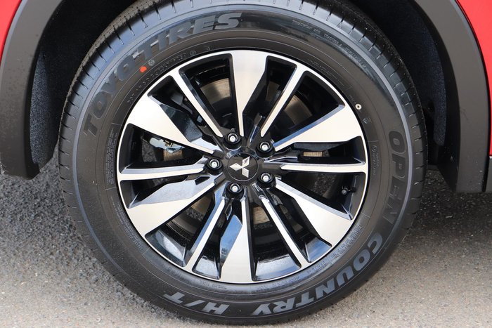 2025 Mitsubishi Outlander LS