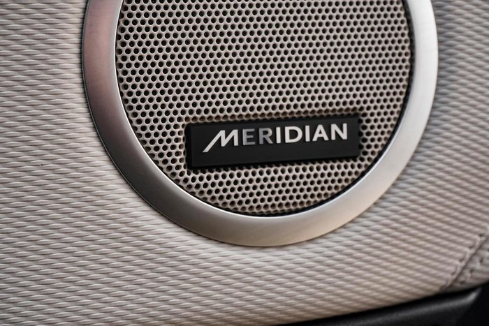 2025 Land Rover Discovery D350 Dynamic SE