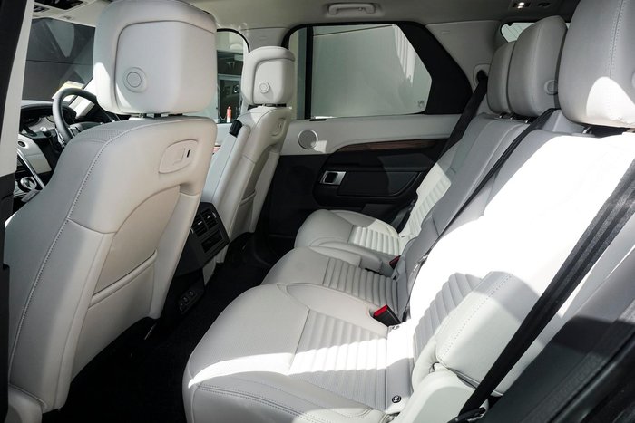 2025 Land Rover Discovery D350 Dynamic SE