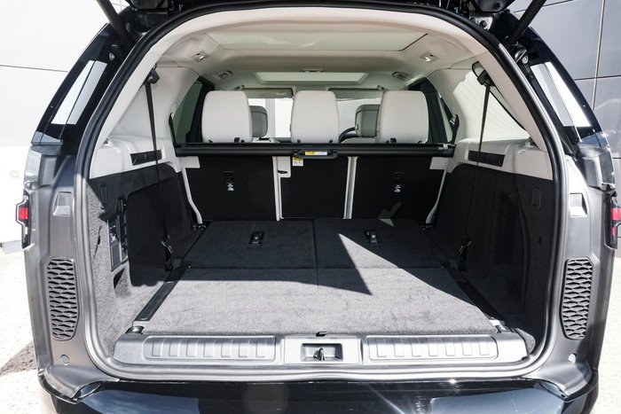 2025 Land Rover Discovery D350 Dynamic SE