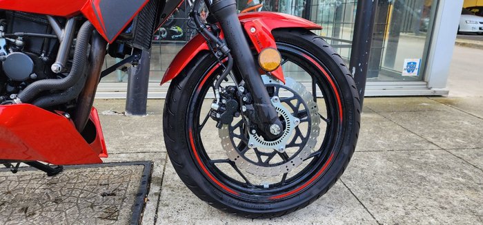 2015 Kawasaki Z250 SL RED