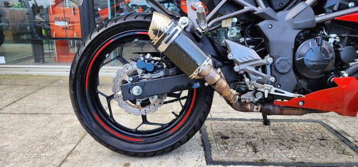 2015 Kawasaki Z250 SL RED