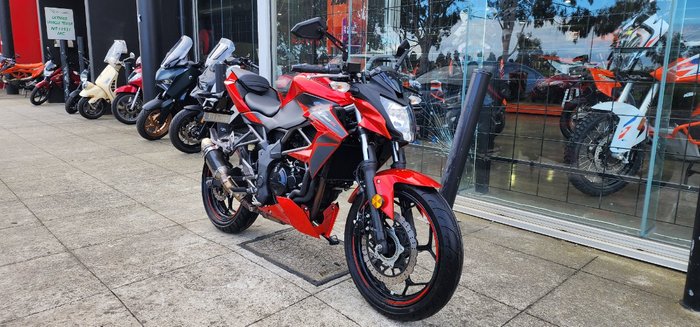 2015 Kawasaki Z250 SL RED