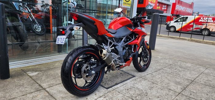 2015 Kawasaki Z250 SL RED