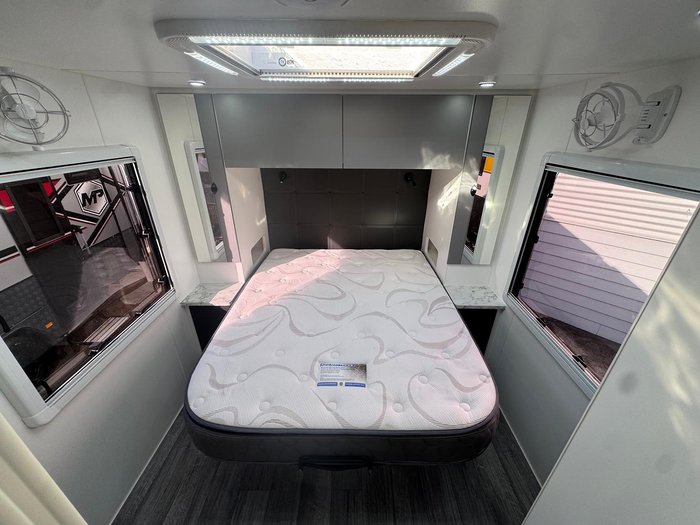 2025 Lakestar Caravans Achilles 22.6 Ft