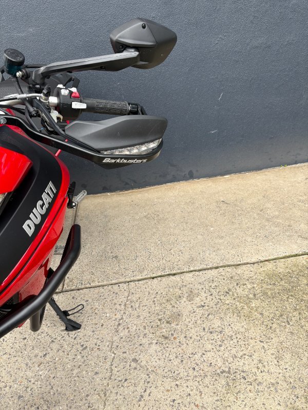 2022 DUCATI MULTISTRADA V2 RED