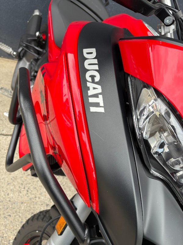 2022 DUCATI MULTISTRADA V2 RED