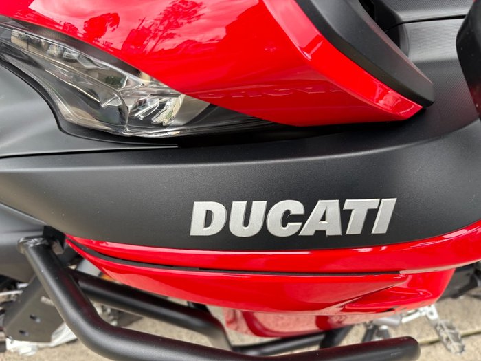 2022 DUCATI MULTISTRADA V2 RED