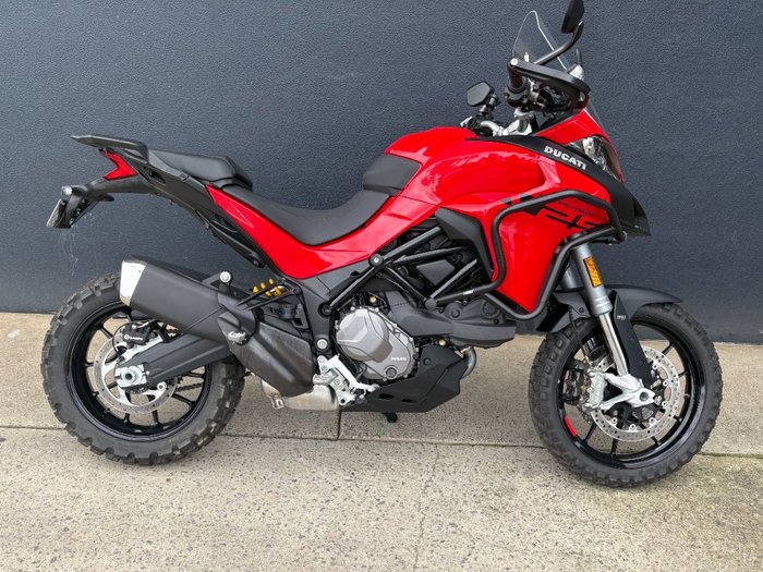 2022 DUCATI MULTISTRADA V2 RED