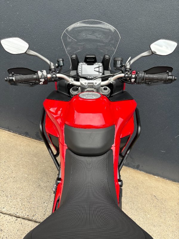 2022 DUCATI MULTISTRADA V2 RED