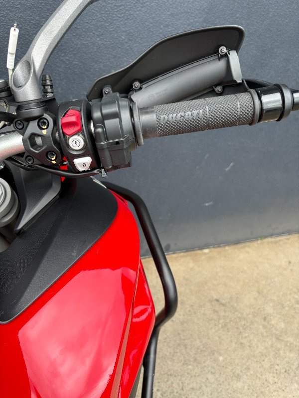 2022 DUCATI MULTISTRADA V2 RED