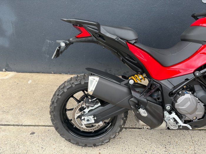 2022 DUCATI MULTISTRADA V2 RED