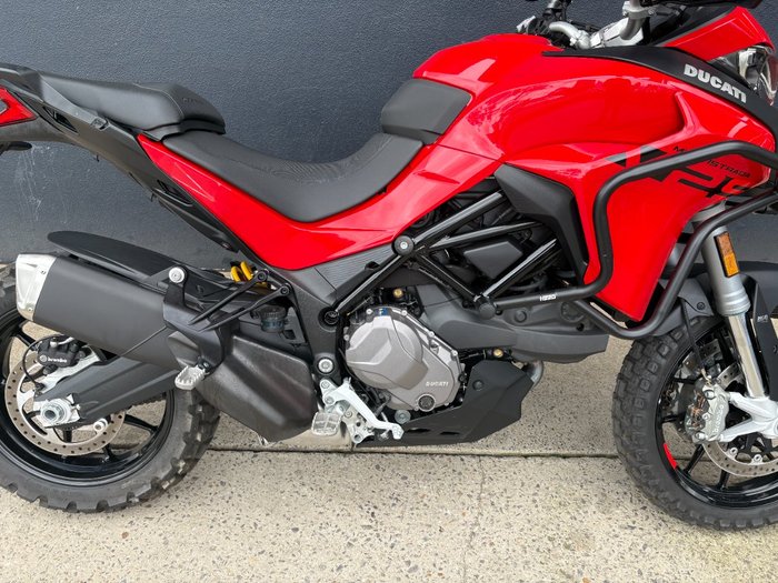 2022 DUCATI MULTISTRADA V2 RED