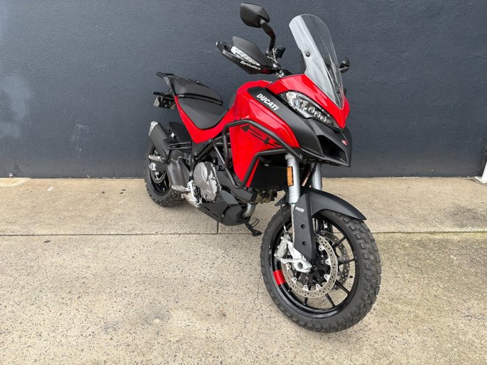 2022 DUCATI MULTISTRADA V2 RED