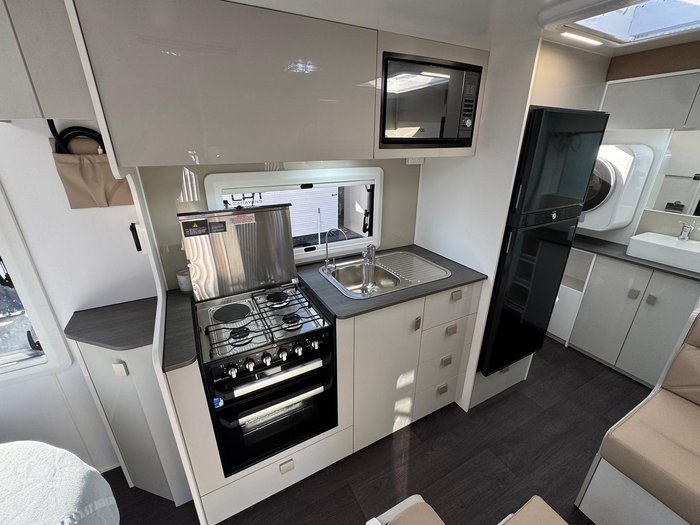 2024 LPT Caravans 17.6Ft Tourer