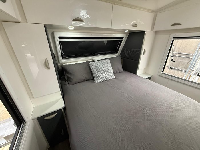 2020 Sunseeker Dessert Storm